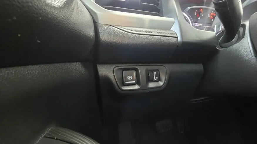 2019 GMC Acadia | Photo 13 of 31