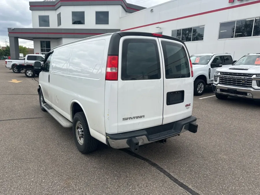 2017 GMC Savana 2500 Work Van | Photo 2 of 7