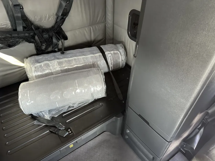 2022 Freightliner Cascadia 126 | Photo 14 of 21