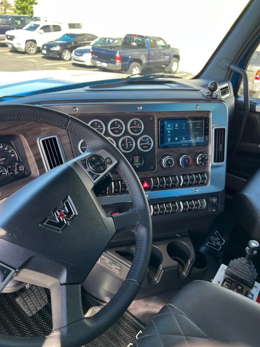 2025 Western Star 49X | Photo 9 of 12