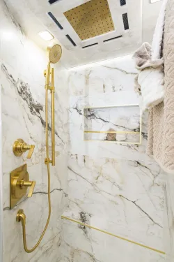 2026 Emerald Prevost H3-45 Triple Slide | Thumbnail Photo 17 of 29