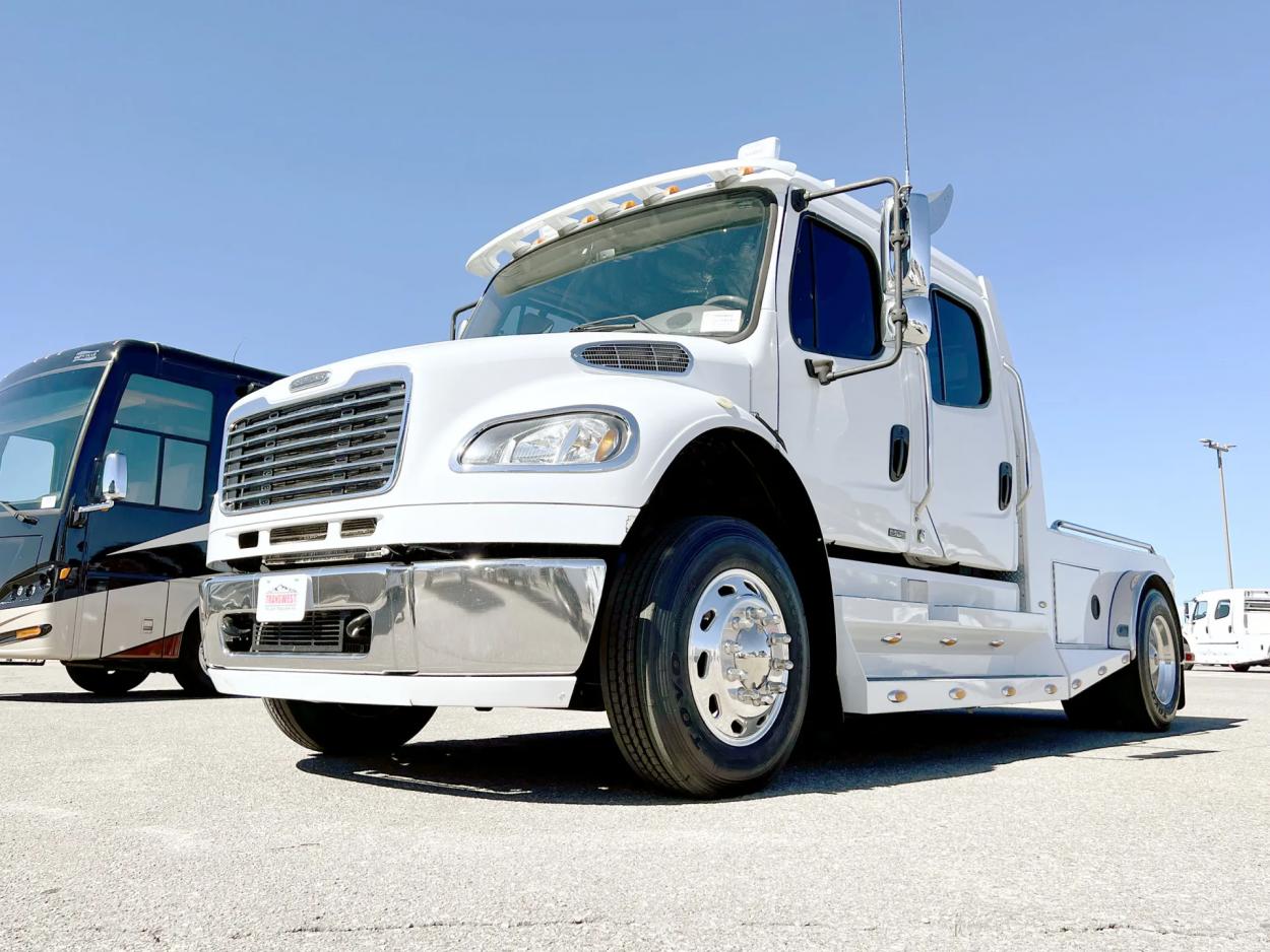 2009 Freightliner M2 106 | Photo 25 of 24