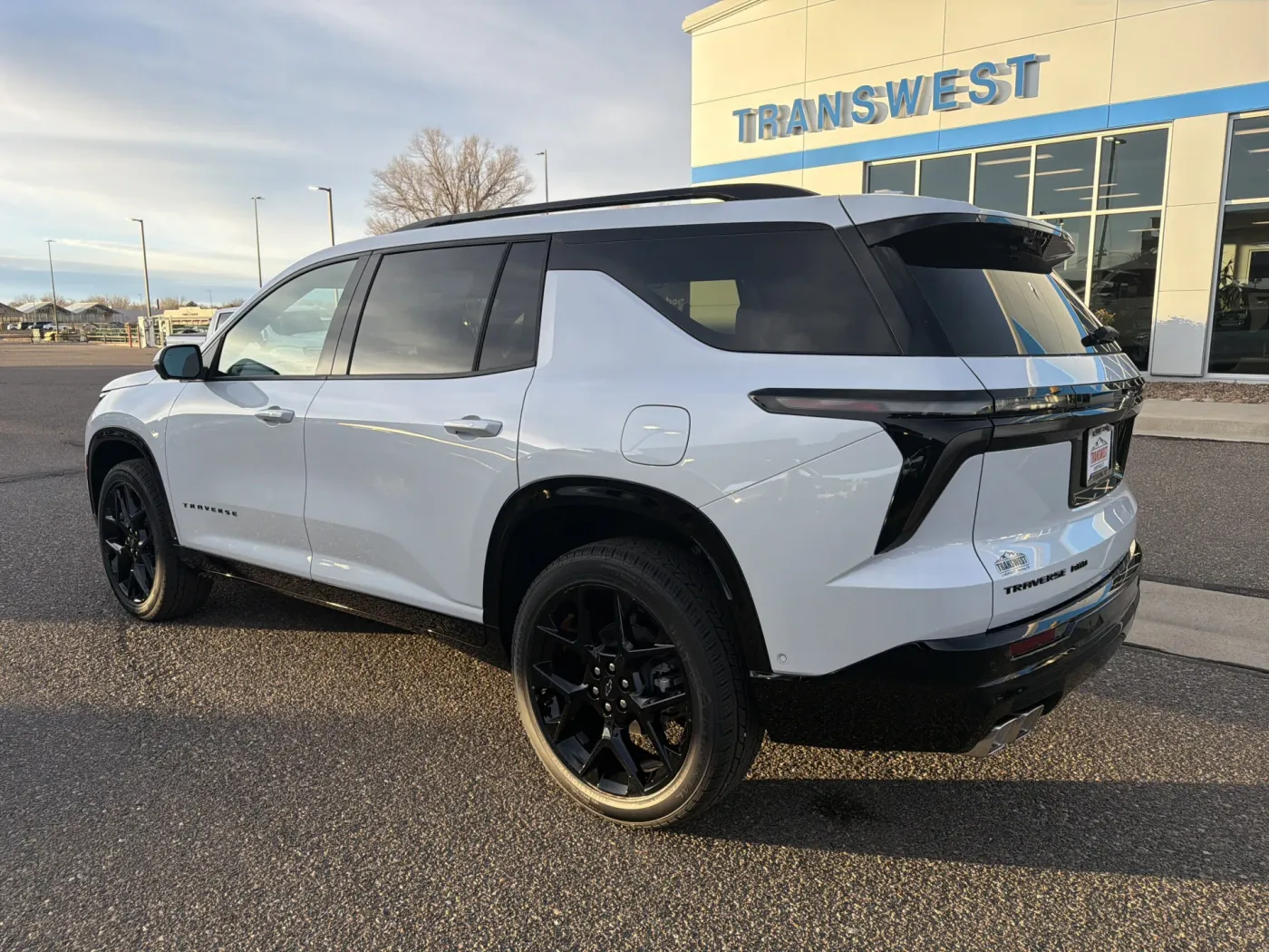 2026 Chevrolet Traverse AWD RS | Photo 2 of 23
