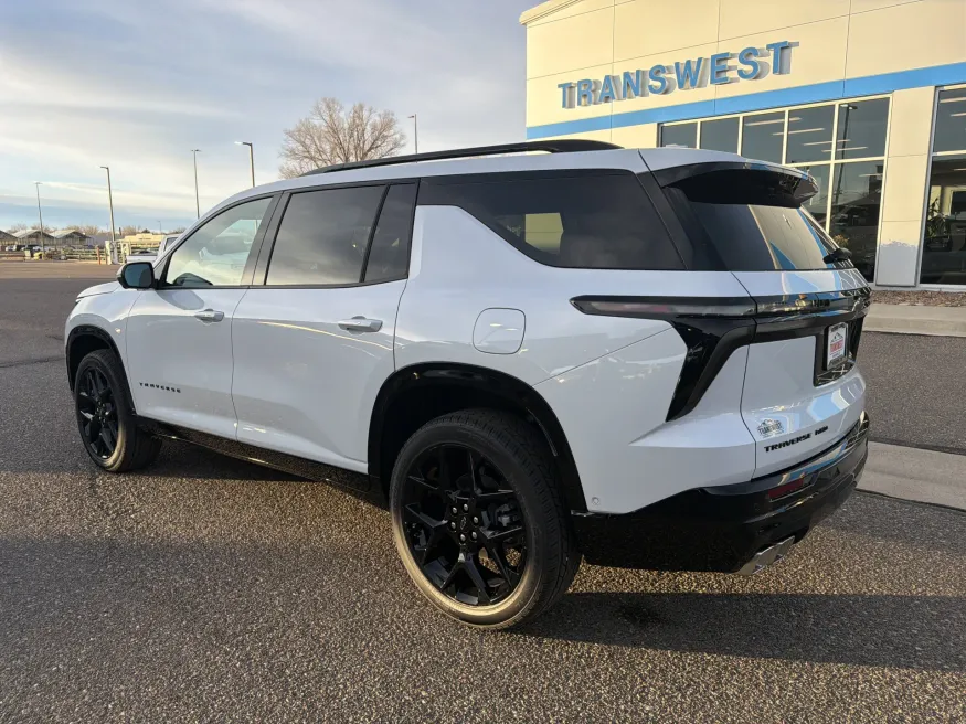 2026 Chevrolet Traverse AWD RS | Photo 2 of 4