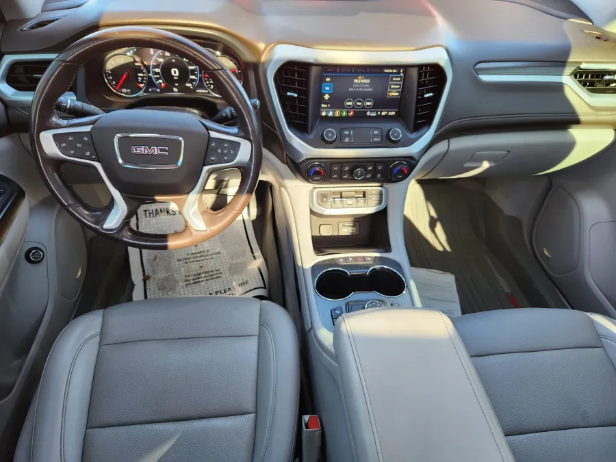 2021 GMC Acadia SLT | Photo 12 of 29