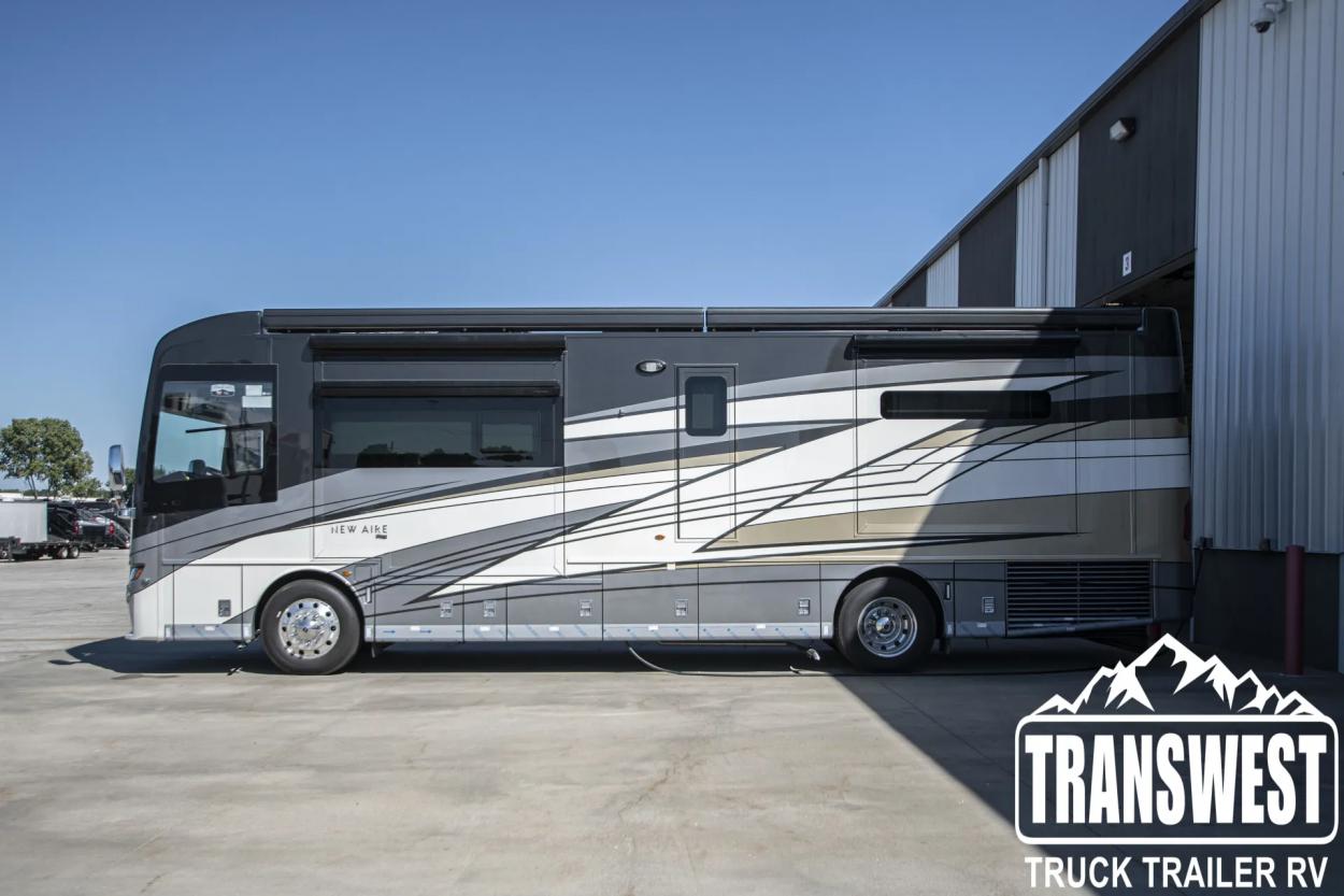 2024 Newmar New Aire 3543 | Photo 1 of 20