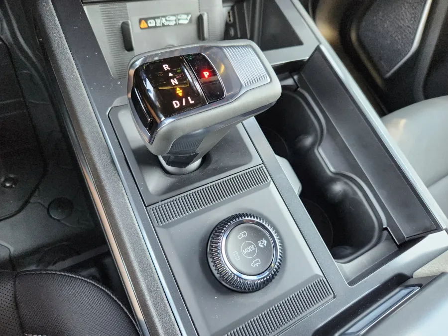 2026 GMC HUMMER EV SUV 2X | Photo 27 of 30