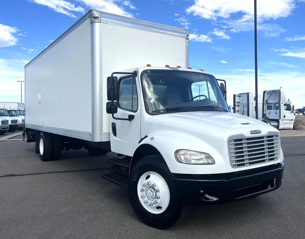 2019 Freightliner M2 106 | Photo 3 of 18