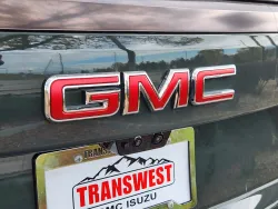 2026 GMC Yukon AT4 Ultimate | Thumbnail Photo 17 of 33