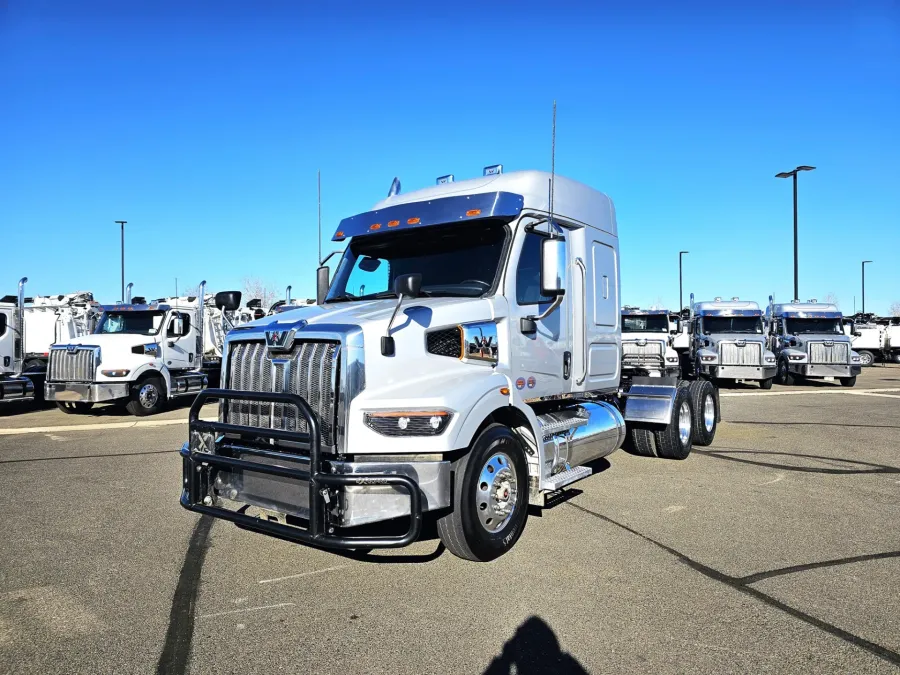 2025 Western Star 47X | Photo 1 of 19