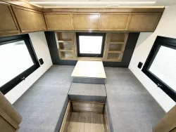 2027 Newmar Freedom Aire 2512 | Thumbnail Photo 14 of 25