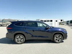 2021 Toyota Highlander XLE | Thumbnail Photo 16 of 22