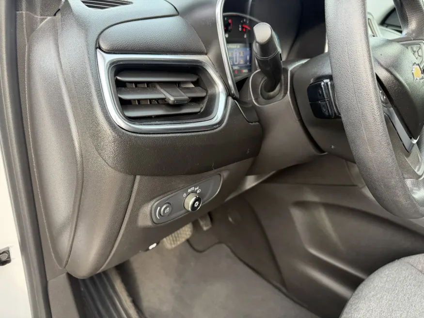 2022 Chevrolet Equinox LT | Photo 9 of 18