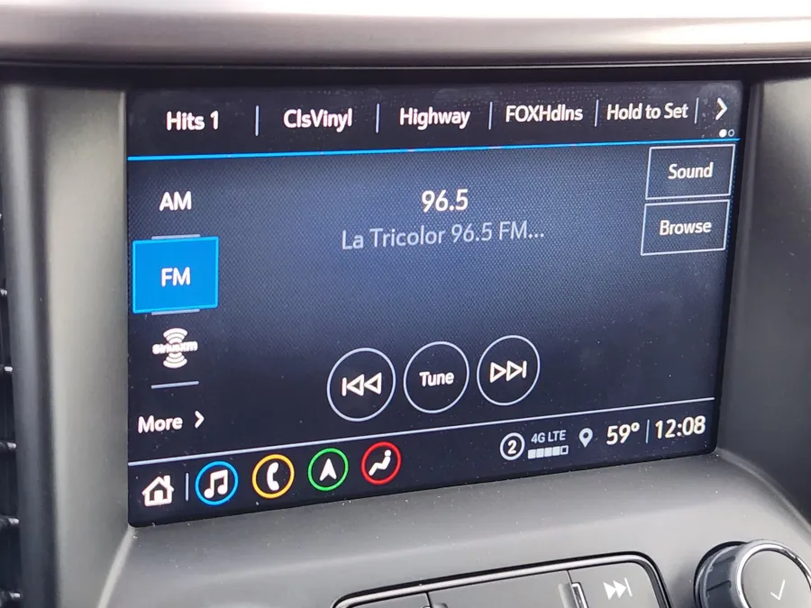 2023 GMC Acadia AT4 | Photo 22 of 27