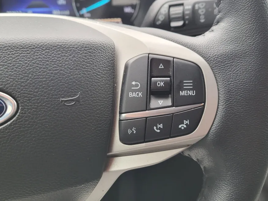 2023 Ford Explorer XLT | Photo 25 of 32