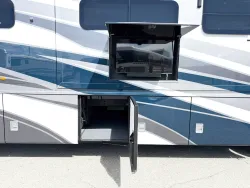 2026 Newmar Ventana 4369 | Thumbnail Photo 26 of 31