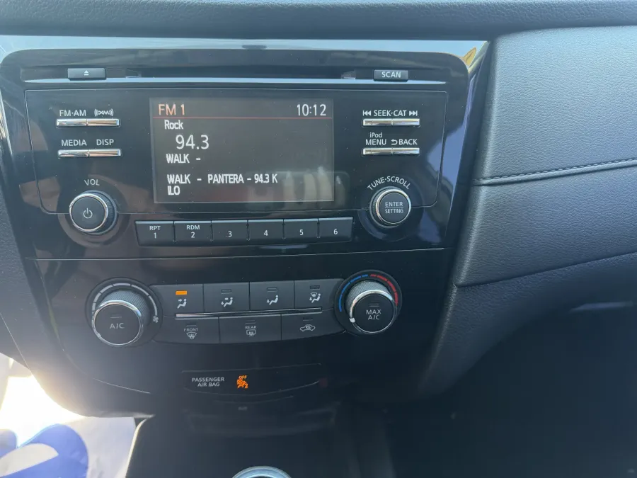 2017 Nissan Rogue S | Photo 15 of 17