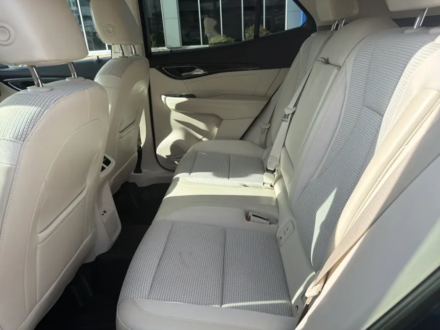 2022 Buick Envision Preferred | Photo 10 of 21