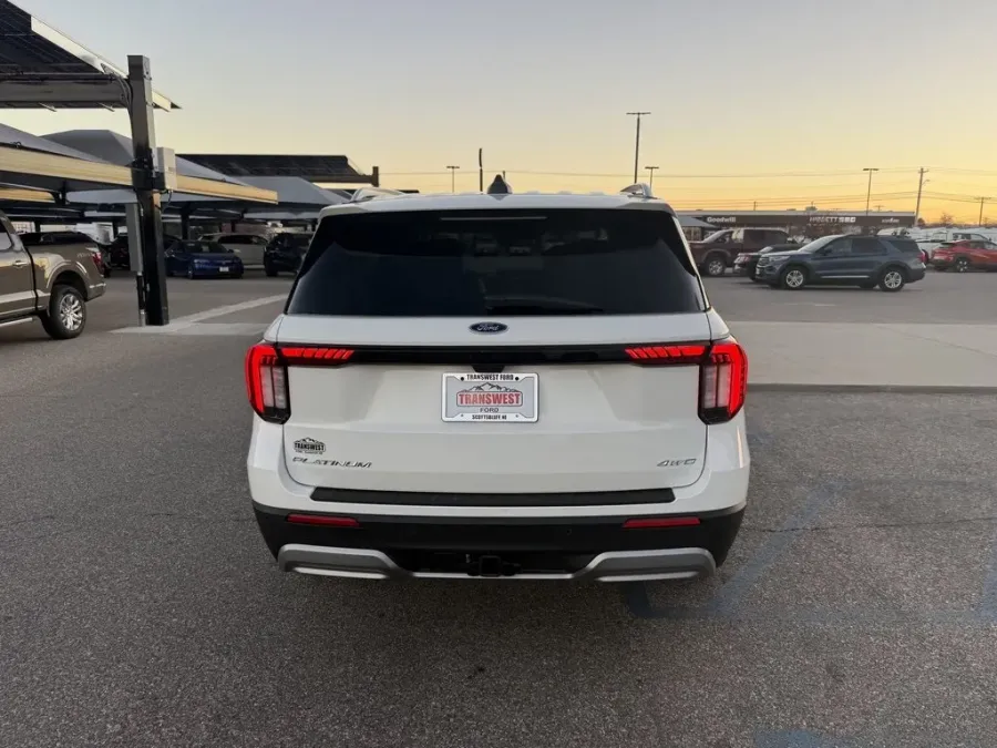 2026 Ford Explorer | Photo 7 of 25