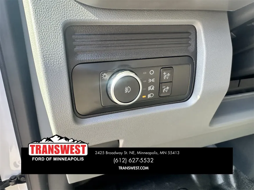 2025 Ford Super Duty F-550 | Photo 8 of 11