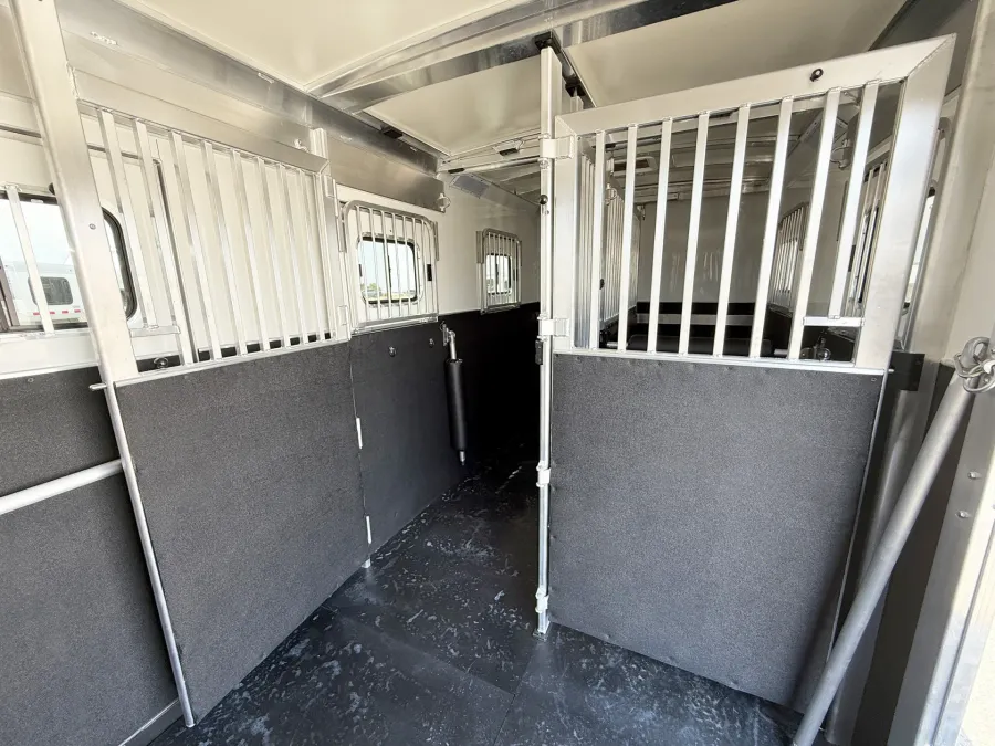 2026 Cimarron Norstar 4HGN Head to Head | Photo 9 of 22