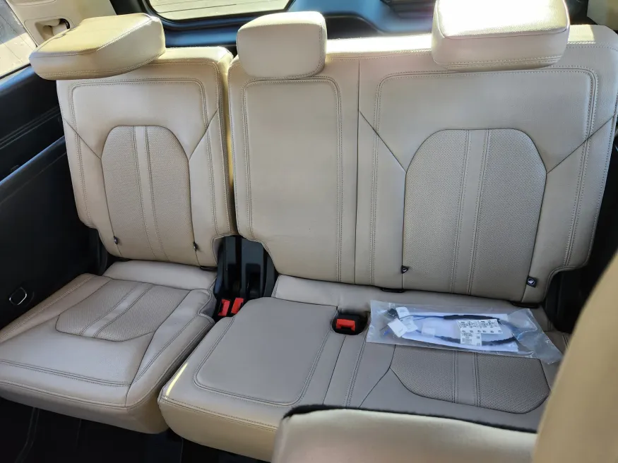 2023 Ford Expedition Limited | Photo 11 of 30