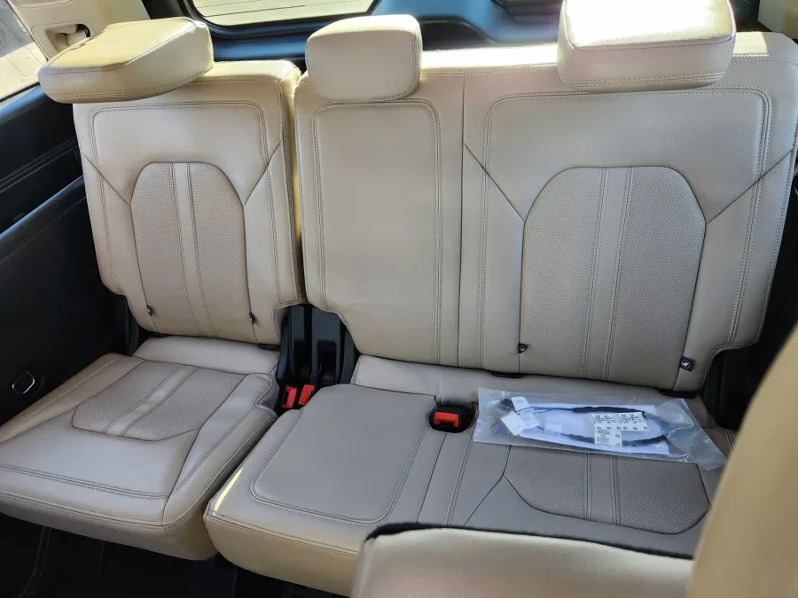 2023 Ford Expedition Limited | Photo 11 of 30