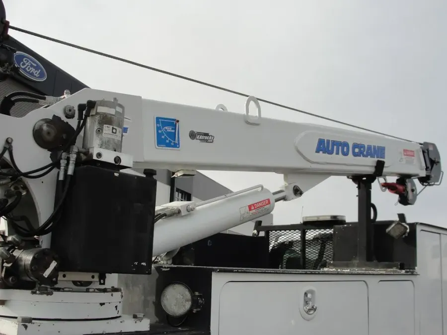 2019 Ford Super Duty F-550 XL | Photo 10 of 14