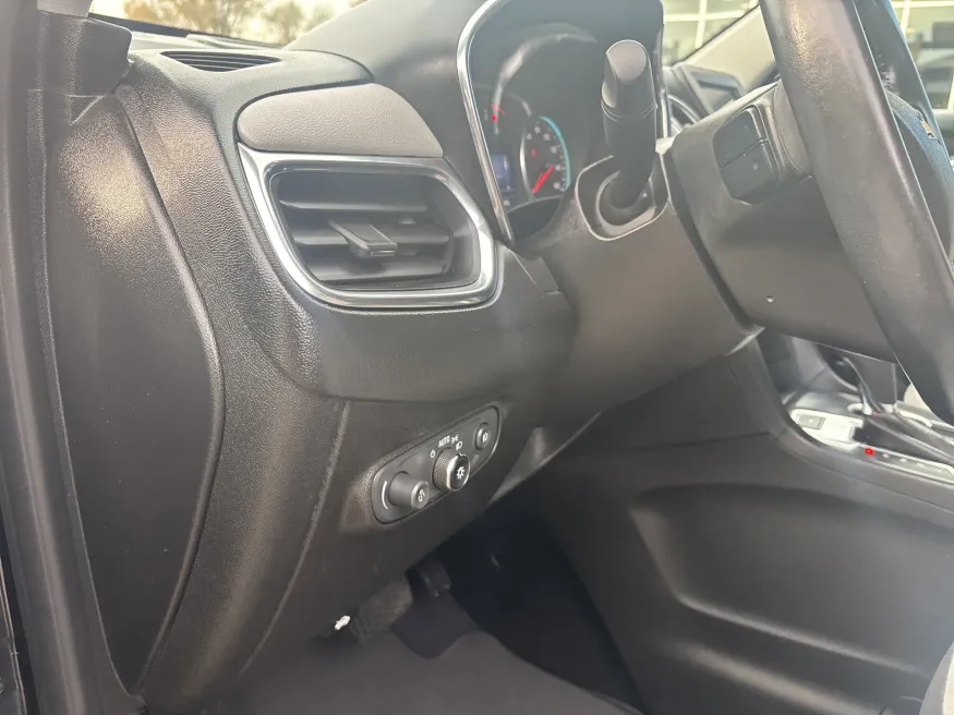 2020 Chevrolet Equinox LT | Photo 14 of 22