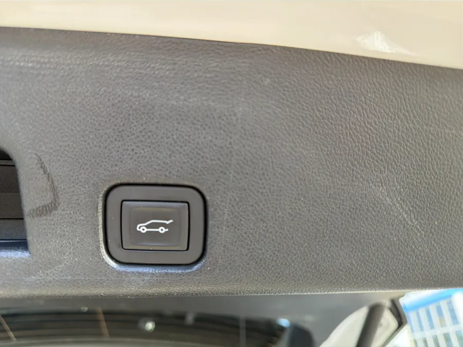 2025 Buick Enclave Preferred | Photo 9 of 23