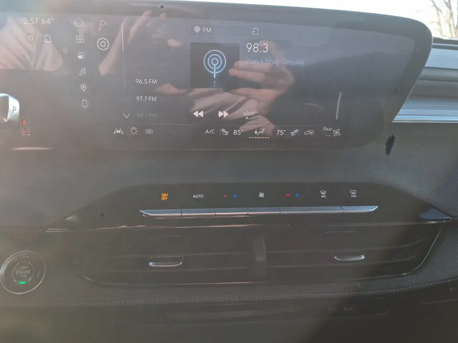 2025 Buick Enclave Preferred | Photo 15 of 18