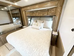 2026 Newmar Ventana 3512 | Thumbnail Photo 13 of 26