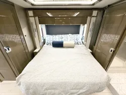 2024 Newmar King Aire 4596 | Thumbnail Photo 15 of 31