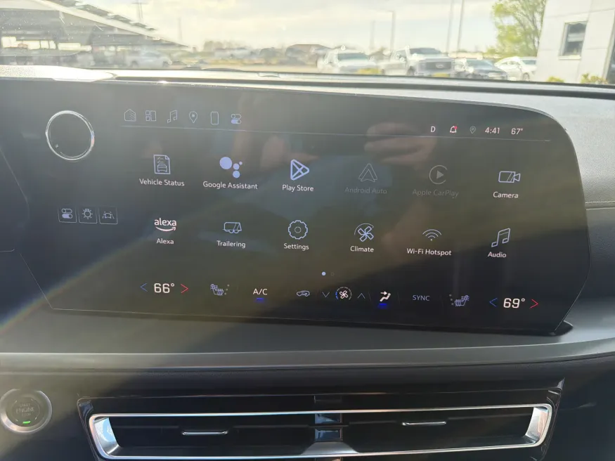 2025 Chevrolet Traverse AWD LT | Photo 18 of 22