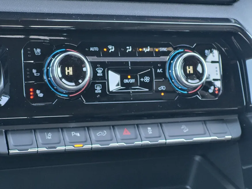 2026 GMC Sierra 2500HD AT4 | Photo 16 of 25