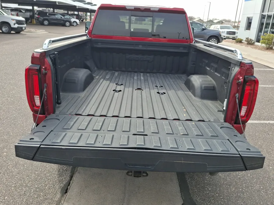 2022 GMC Sierra 2500HD AT4 | Photo 8 of 20