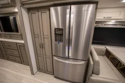 2026 Newmar Supreme Aire 4505 | Thumbnail Photo 18 of 27