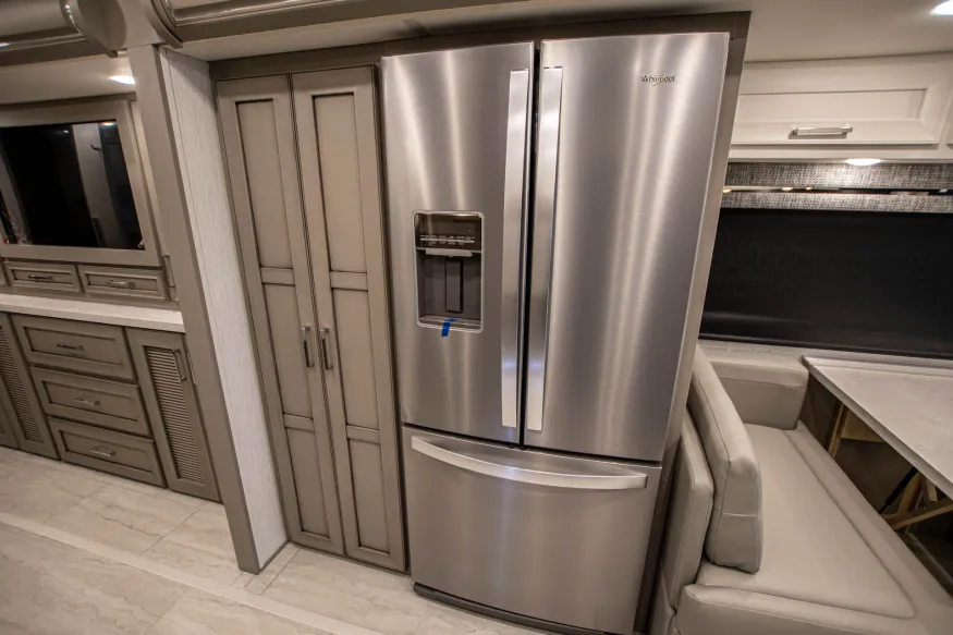 2026 Newmar Supreme Aire 4505 | Photo 18 of 27