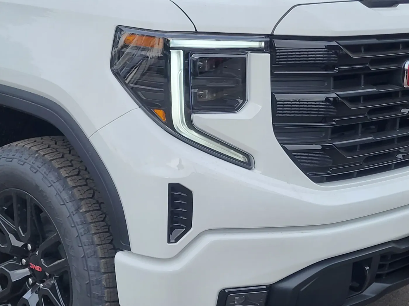 2026 GMC Sierra 1500 Elevation | Photo 4 of 23