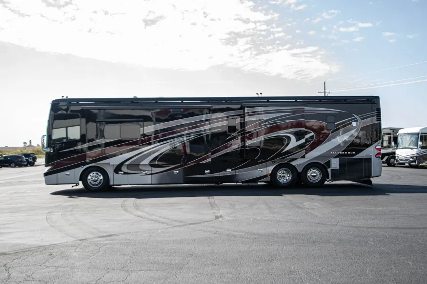 2018 Tiffin Allegro Bus 45OPP | Photo 4 of 33