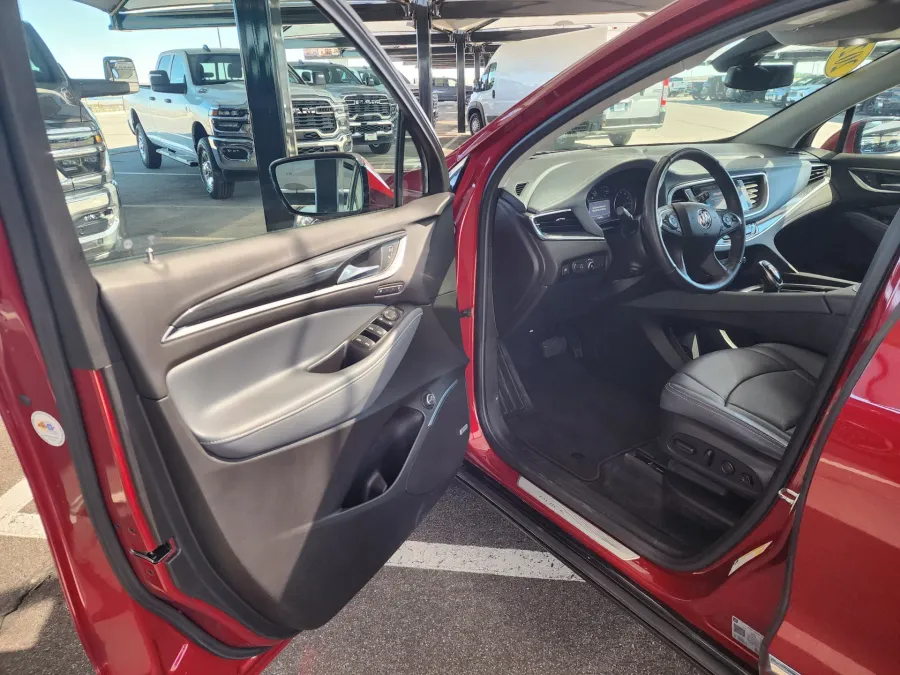 2021 Buick Enclave Premium | Photo 8 of 29