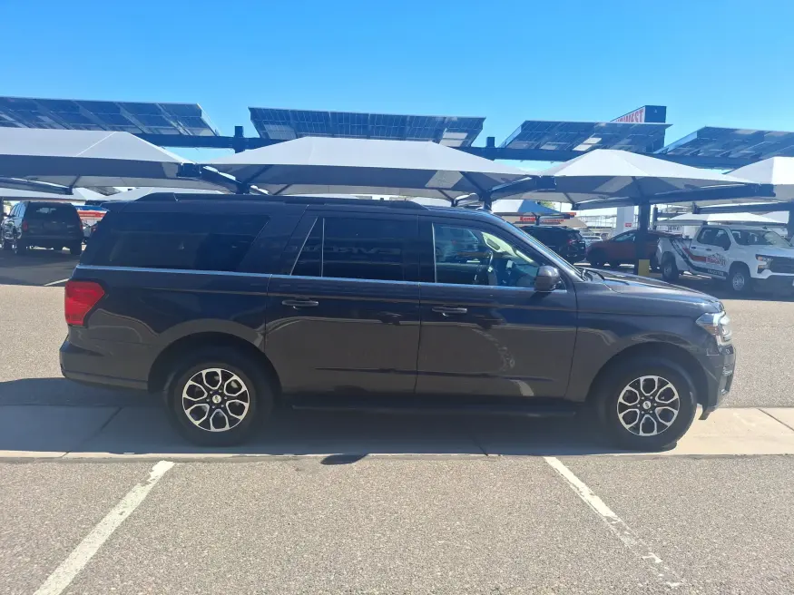 2024 Ford Expedition Max XLT | Photo 5 of 23