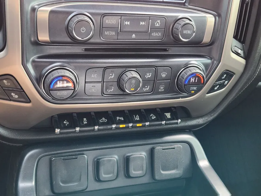 2018 GMC Sierra 3500HD Denali | Photo 10 of 21