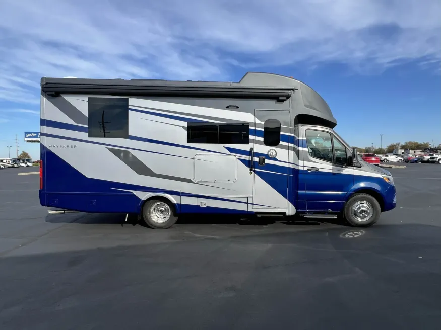 2026 Tiffin Wayfarer 25XPW | Photo 1 of 17