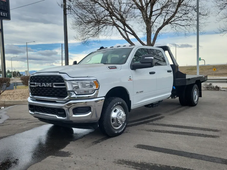 2024 RAM 3500 Chassis Cab SLT | Photo 3 of 22