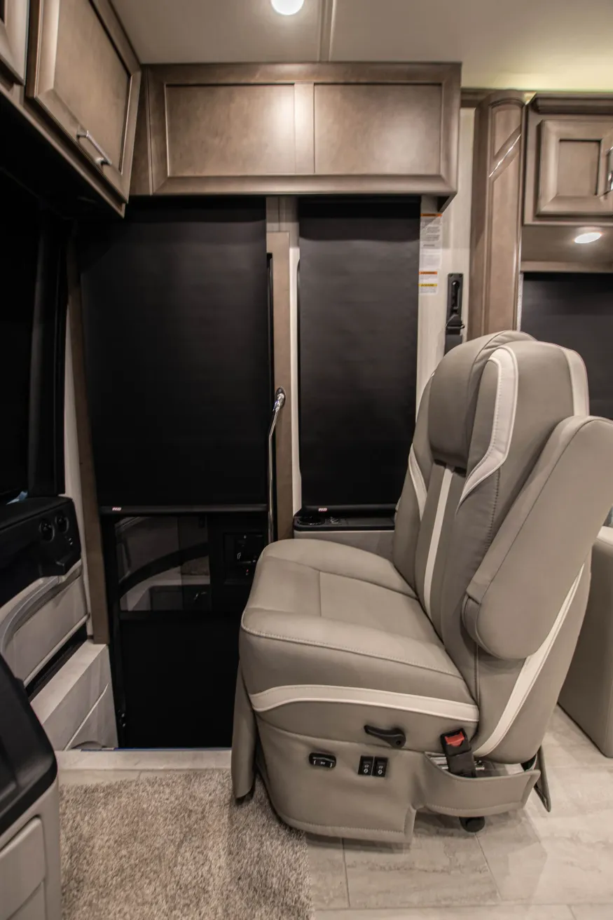 2026 Newmar Ventana 4369 | Photo 5 of 25