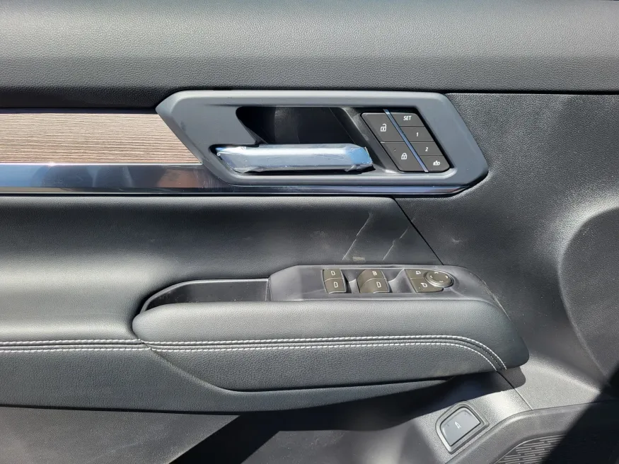 2026 GMC Terrain Denali | Photo 18 of 25