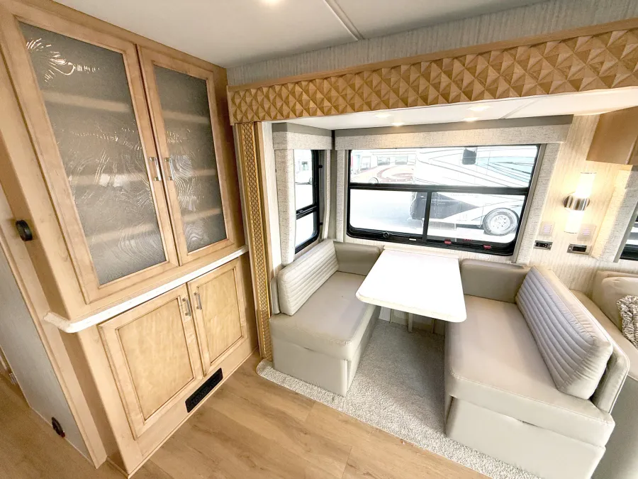 2024 Newmar Bay Star 3626 | Photo 11 of 31