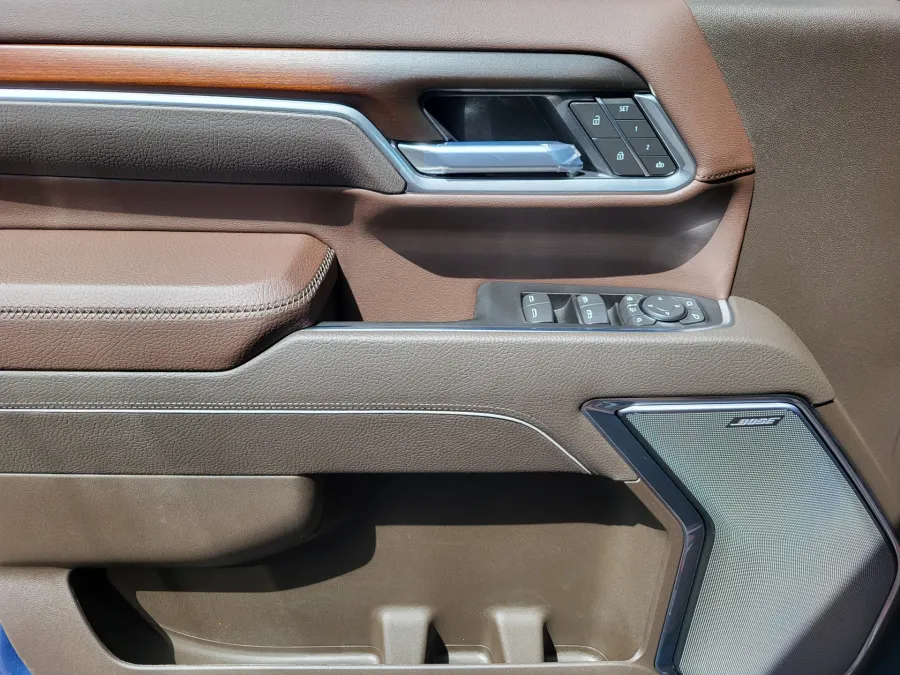 2026 GMC Sierra 2500HD Denali | Photo 18 of 25