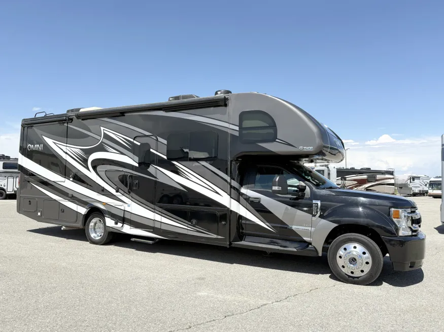 2021 Thor Omni XG32 | Photo 1 of 26